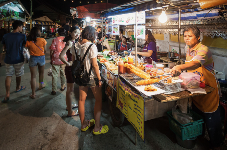 Singapore Hawker Culture｜從新加坡小販文化看地方美食旅行與民宿經營啟發